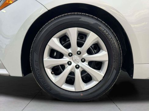 Used 2025 Toyota Corolla LE FWD image 54