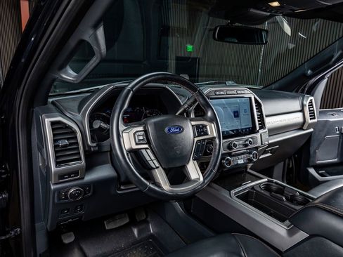 Used 2022 Ford F250 Platinum image 16