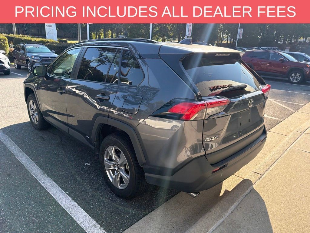 Used 2025 Toyota RAV4 LE AWD/4WD image 4
