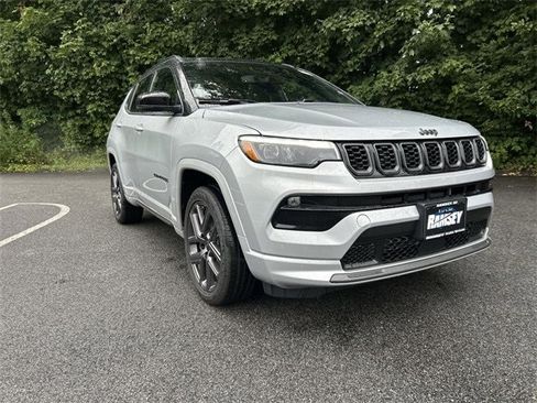 New 2025 Jeep Compass Limited w/ High Altitude Package image 2