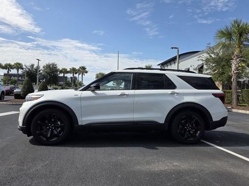 Used 2023 Ford Explorer ST-Line w/ Class IV Trailer Tow Package RWD image 3