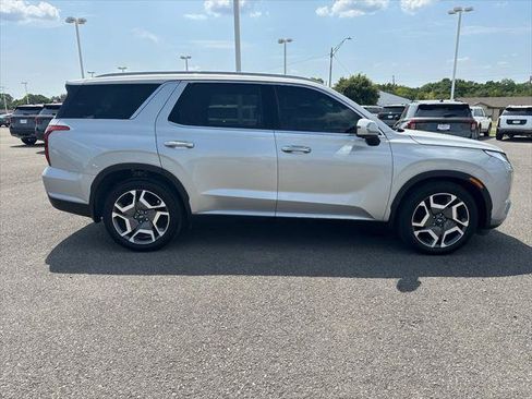 Used 2023 Hyundai Palisade SEL w/ Premium Package AWD/4WD image 4
