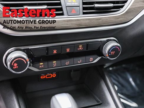 Used 2025 Nissan Altima 2.5 SV image 20