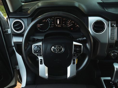 Used 2018 Toyota Tundra SR5 image 22