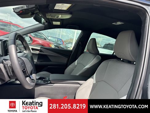 Certified 2025 Toyota Camry SE image 15