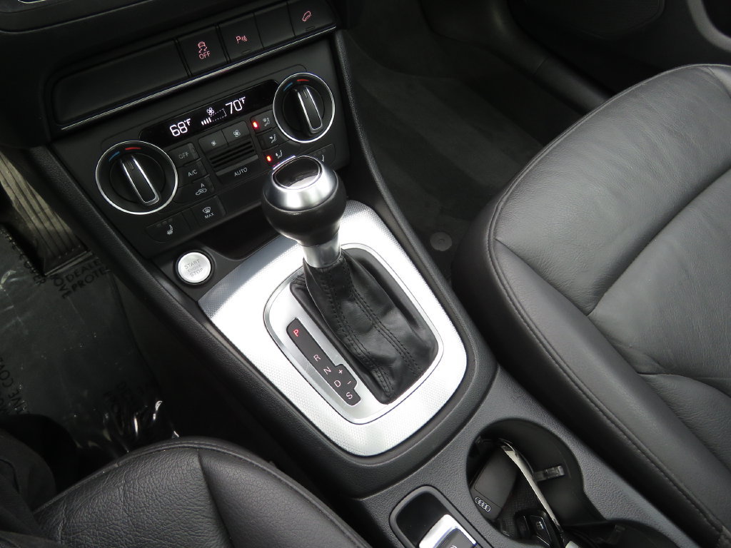 Used 2018 Audi Q3 2.0T Premium w/ Convenience Package AWD/4WD image 24