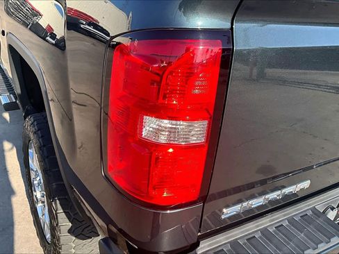 Used 2017 GMC Sierra 2500 Denali w/ Duramax Plus Package AWD/4WD image 29