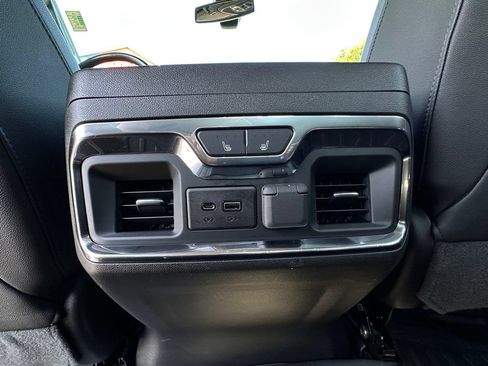 Used 2019 GMC Sierra 1500 SLT w/ SLT Premium Plus Package AWD/4WD image 29