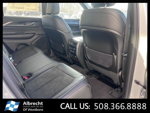 New 2025 Jeep Grand Cherokee Altitude AWD/4WD image 13