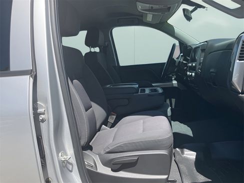 Used 2018 Chevrolet Silverado 1500 LT w/ All Star Edition image 28