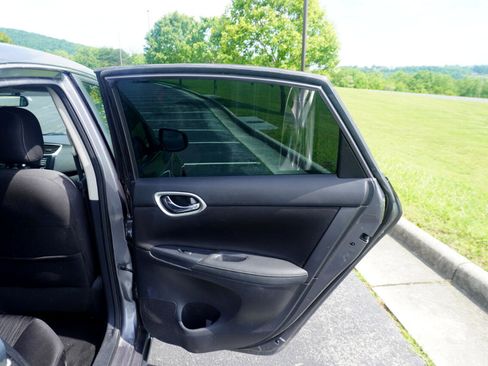 Used 2017 Nissan Sentra SV w/ Style Package image 18