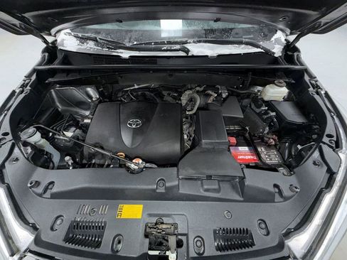 Used 2019 Toyota Highlander XLE image 21