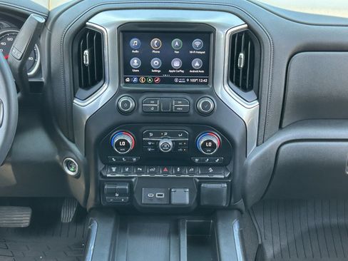 Certified 2022 Chevrolet Silverado 2500 LTZ w/ LTZ Premium Package AWD/4WD image 18