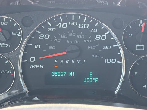 Used 2021 Chevrolet Express 2500 RWD image 22