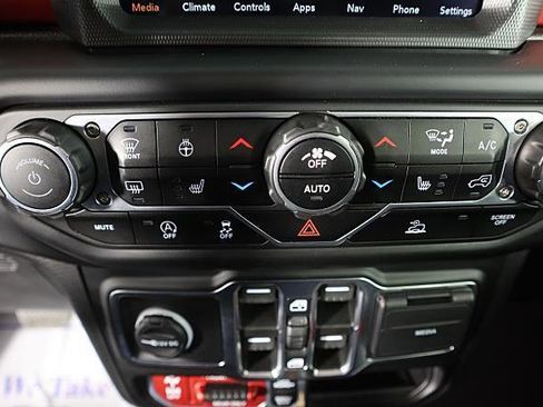 Used 2023 Jeep Wrangler Unlimited Rubicon w/ Cold Weather Group image 36