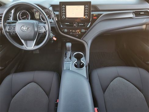 Used 2022 Toyota Camry LE image 19
