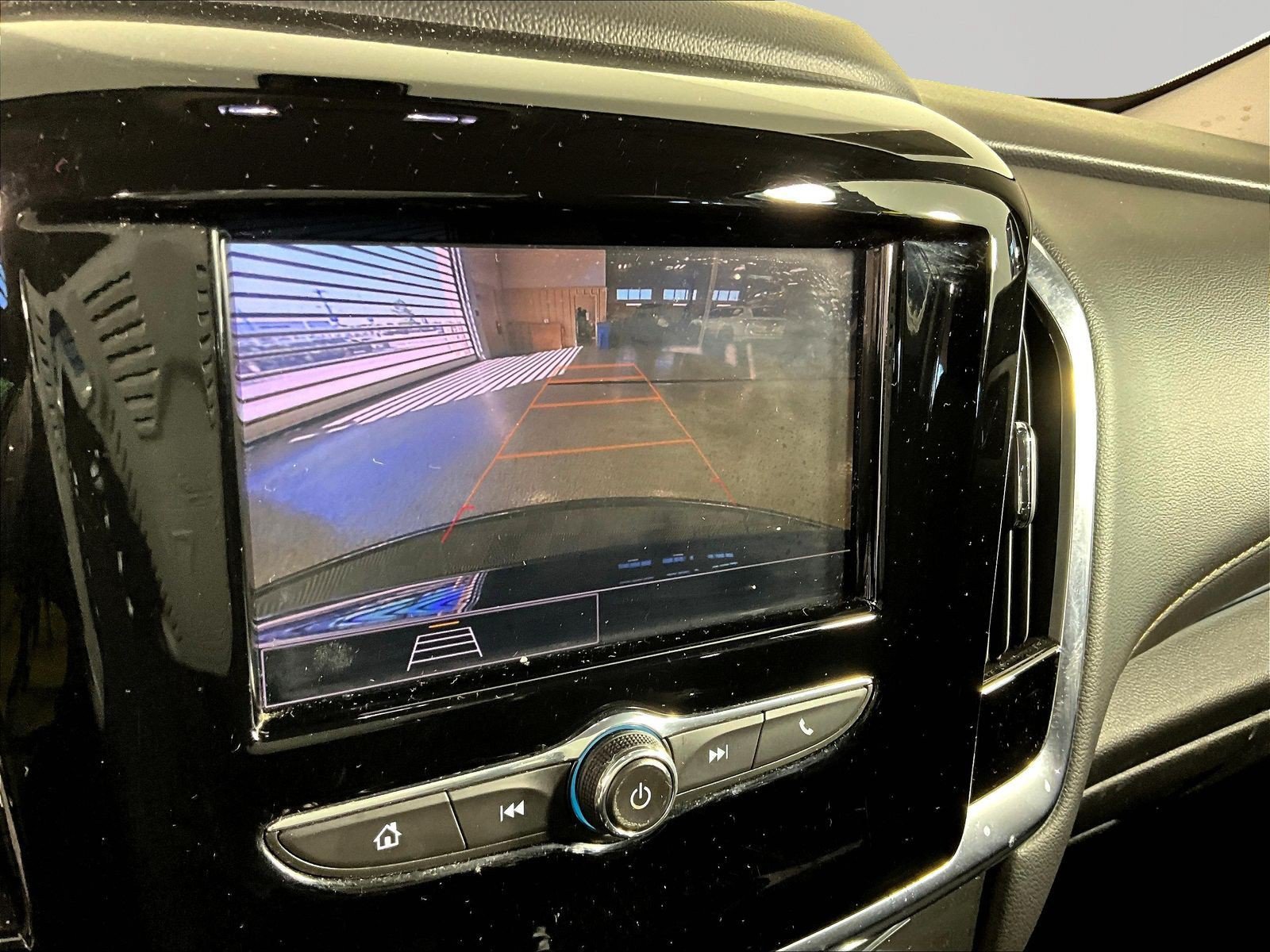 Used 2020 Chevrolet Traverse LS FWD image 14