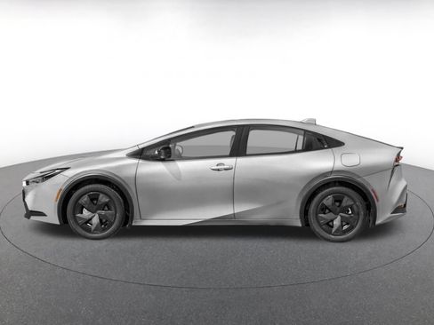Used 2025 Toyota Prius LE FWD image 3