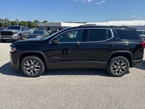 Used 2022 GMC Acadia SLE w/ Driver Convenience Package FWD image 2