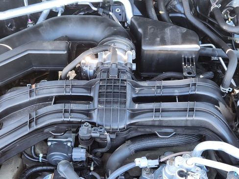 Used 2021 Subaru Outback Limited image 16