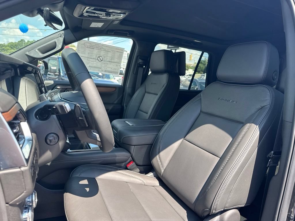 New 2026 GMC Yukon Denali w/ Advanced Technology Package AWD/4WD image 17