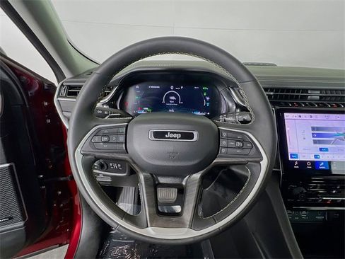 Used 2022 Jeep Grand Cherokee Limited 4xe image 13