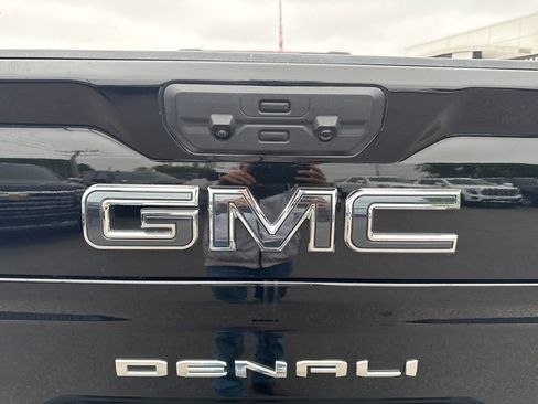 Used 2024 GMC Sierra 3500 Denali Ultimate AWD/4WD image 31