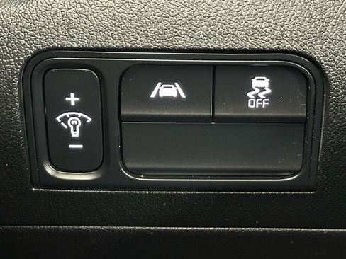 Used 2022 Kia Sorento S FWD image 19