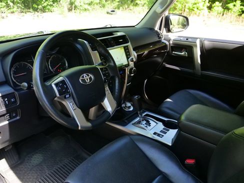 Used 2023 Toyota 4Runner Limited AWD/4WD image 2
