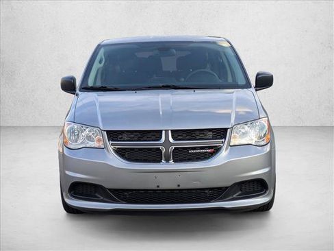 Used 2019 Dodge Grand Caravan SE FWD image 2