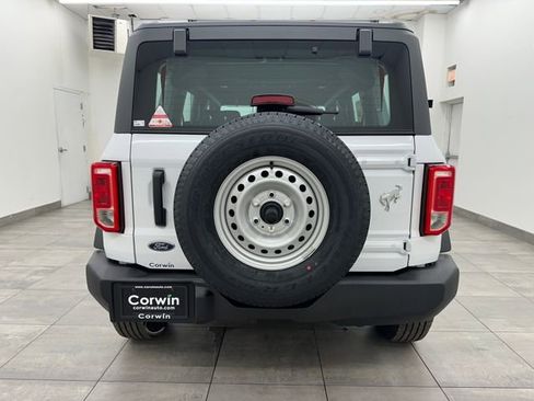 New 2025 Ford Bronco 4-Door image 4