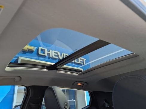 Used 2023 Chevrolet Bolt EUV Premier w/ Sun & Sound Package FWD image 28