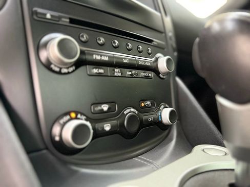 Used 2017 Nissan 370Z w/ Sport Package image 34