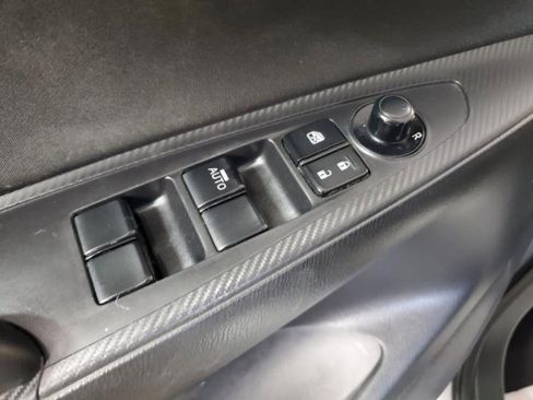 Used 2018 Toyota Yaris iA image 9