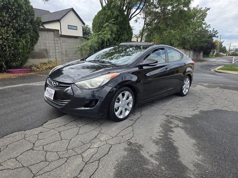 Used 2013 Hyundai Elantra Limited image 1