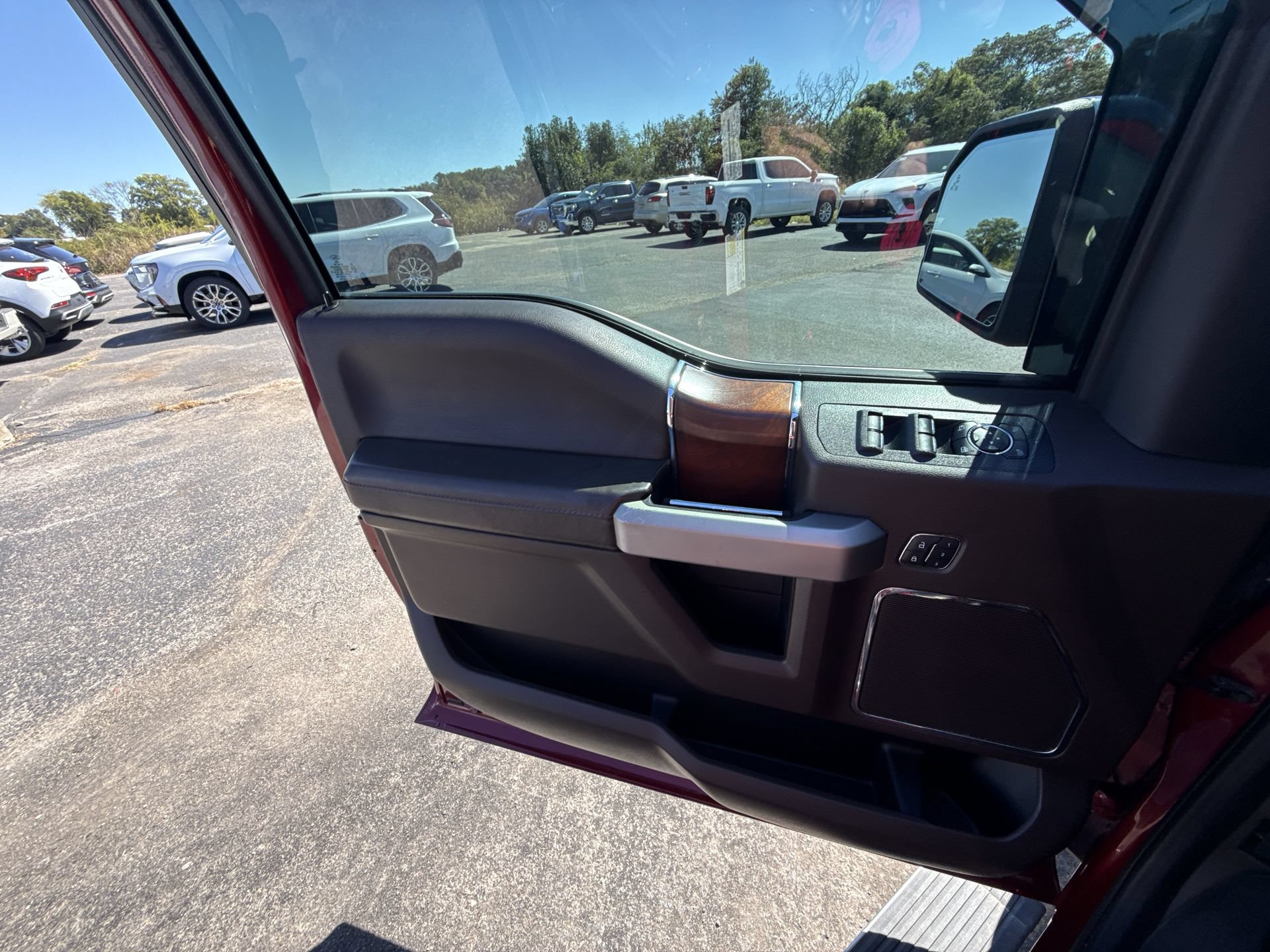 Used 2019 Ford F150 King Ranch w/ Equipment Group 601A Luxury AWD/4WD image 29