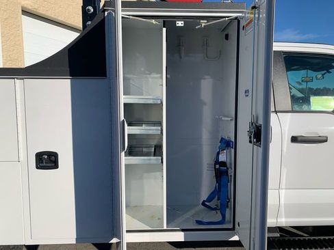 Used 2024 Ford F550 4x4 Regular Cab Super Duty image 21