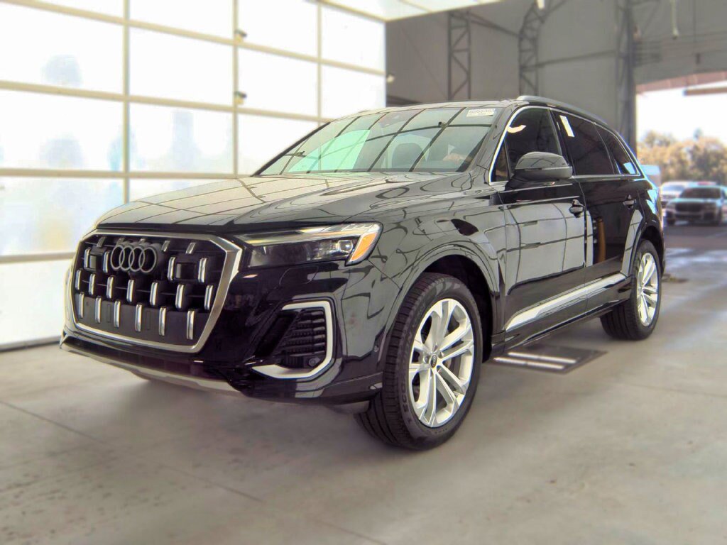Used 2025 Audi Q7 3.0T Premium Plus AWD/4WD image 2