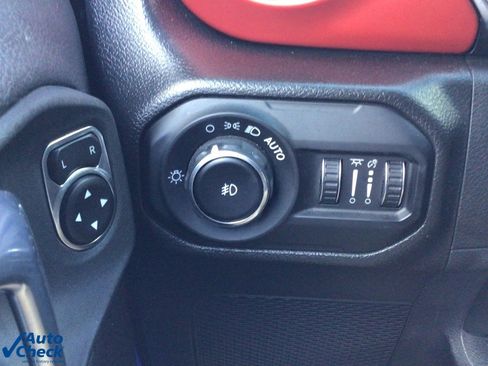 Used 2022 Jeep Wrangler Unlimited Rubicon image 30