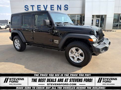 Used 2021 Jeep Wrangler Unlimited Sport AWD/4WD image 3