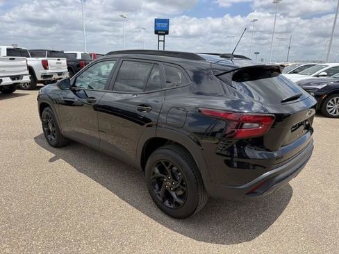 New 2026 Chevrolet Trax LT w/ Driver Confidence Package FWD image 7