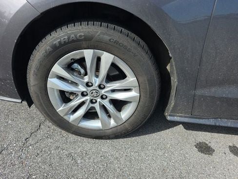 Used 2024 Toyota Sienna XLE w/ XLE Plus Package AWD/4WD image 32