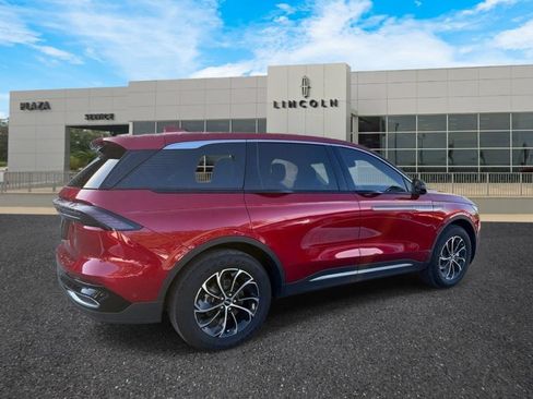 Used 2024 Lincoln Nautilus Premier AWD/4WD image 3