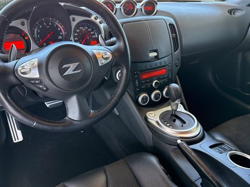 Used 2014 Nissan 370Z Touring RWD image 19