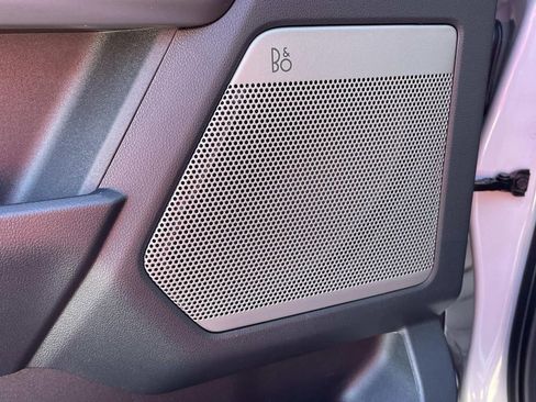 Used 2025 Ford F150 Lariat w/ Equipment Group 501A Mid image 18