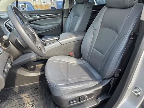Used 2020 Buick Enclave Essence w/ Sport Touring Edition FWD image 11
