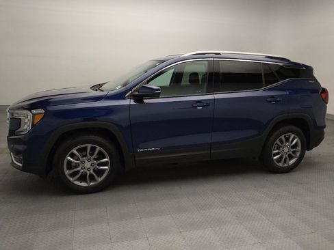 Used 2022 GMC Terrain SLT w/ Tech Package AWD/4WD image 2