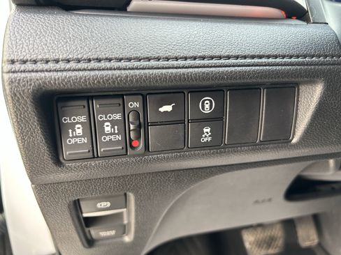 Used 2023 Honda Odyssey Sport image 15