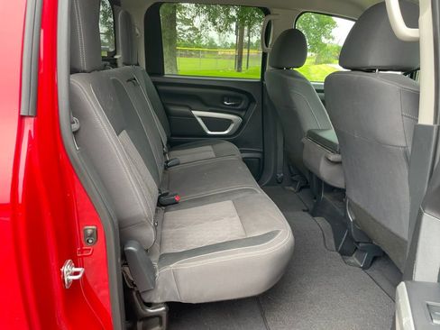 Used 2022 Nissan Titan SV RWD image 15