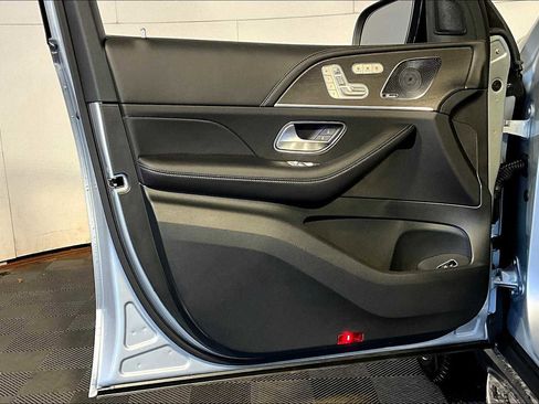 New 2026 Mercedes-Benz GLS 450 4MATIC image 11